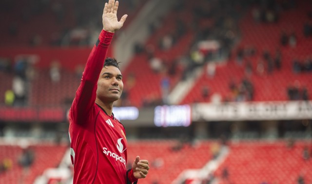 乐鱼官方网站-克莱伯森：卡塞米罗还能在曼联踢一两年 希望他能留下